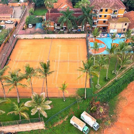 Kabira Country Club Hotel Kampala Exterior photo